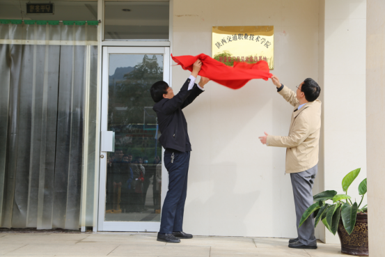 说明: http:/__local/6/9E/AD/2C5EA2CB222D23E28AA488037AD_5D86E01A_C7B5A.png
